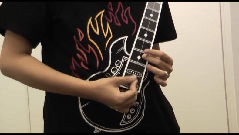 【用点】可以动手弹的摇滚T恤!Electronic Rock Band T-Shirt